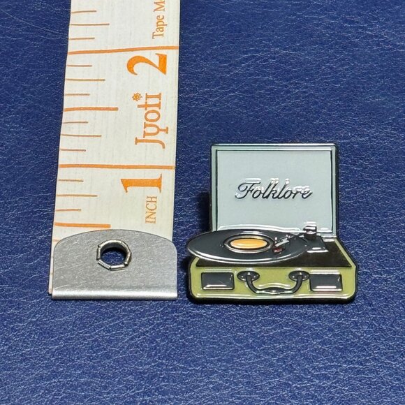 ✨2/$16 or 3/$20✨ Folklore Vinyl / Record Player Enamel Pin Taylor Swift - Picture 3 of 3